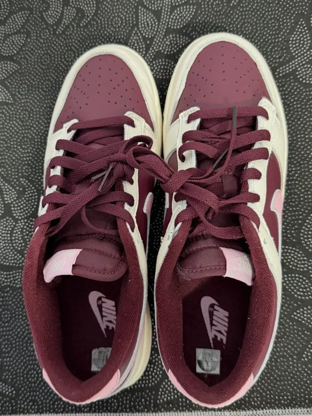 Nike Dunk Low Premium Valentine's Day Burgundy/Pink Men's size 9.5/Women's 11